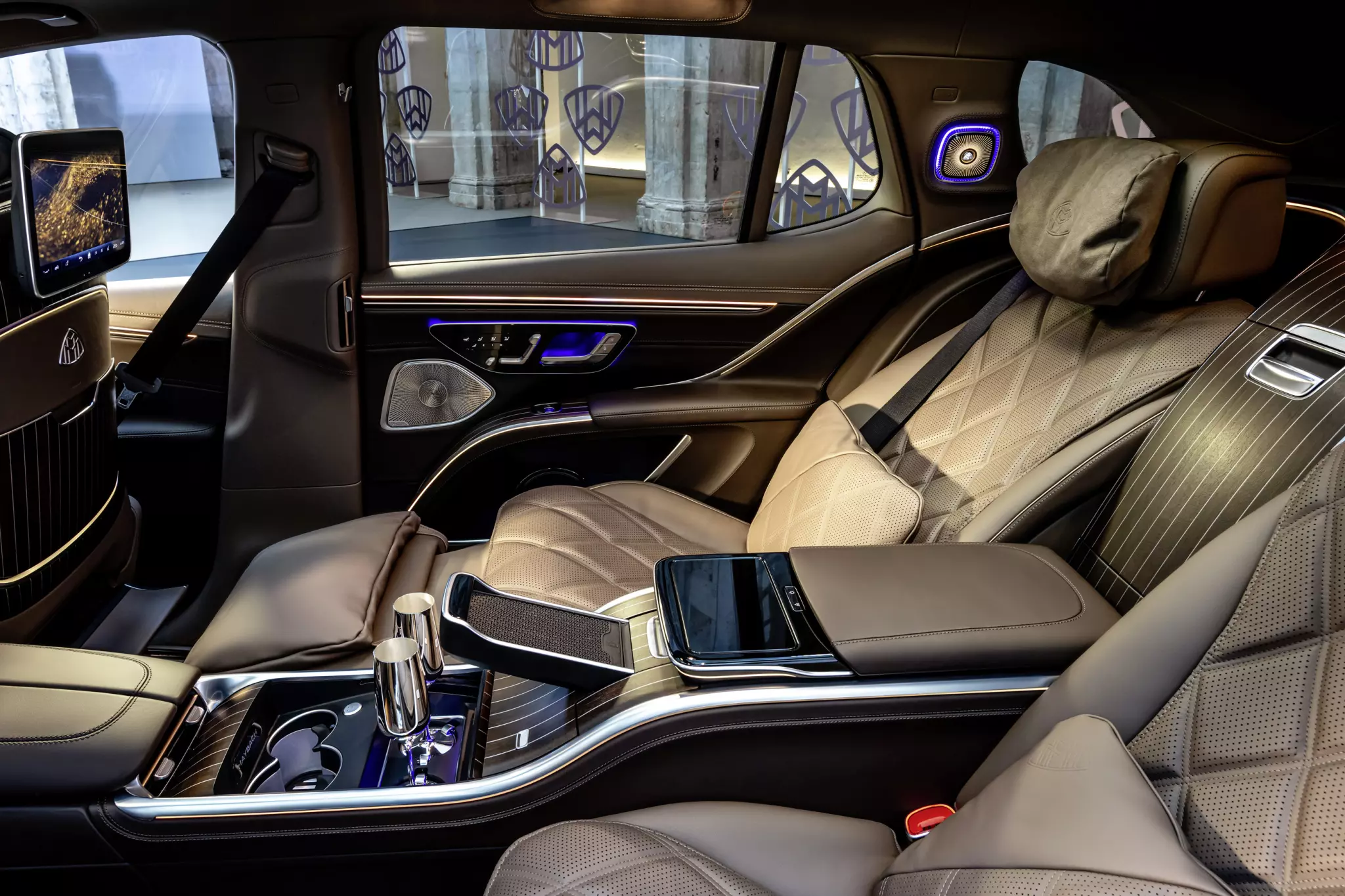 Mercedes-Maybach EQS SUV 680