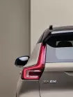 323387-volvo-ex40