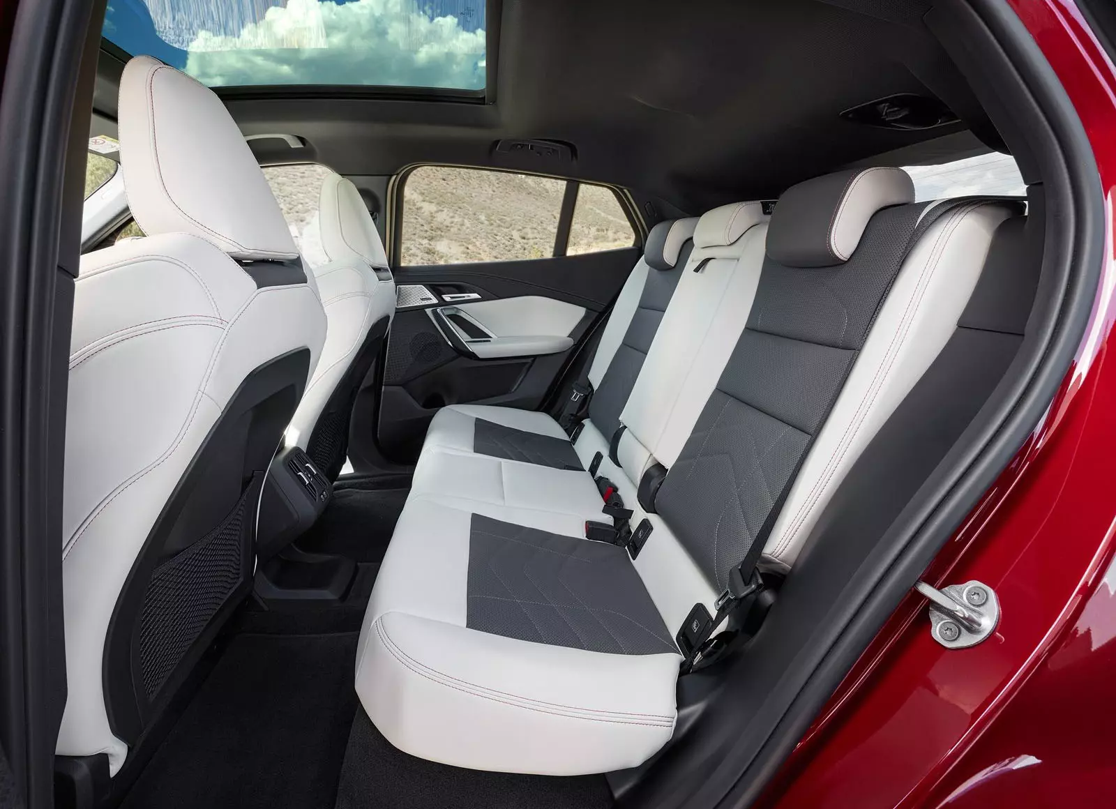 BMW iX2 xDrive30