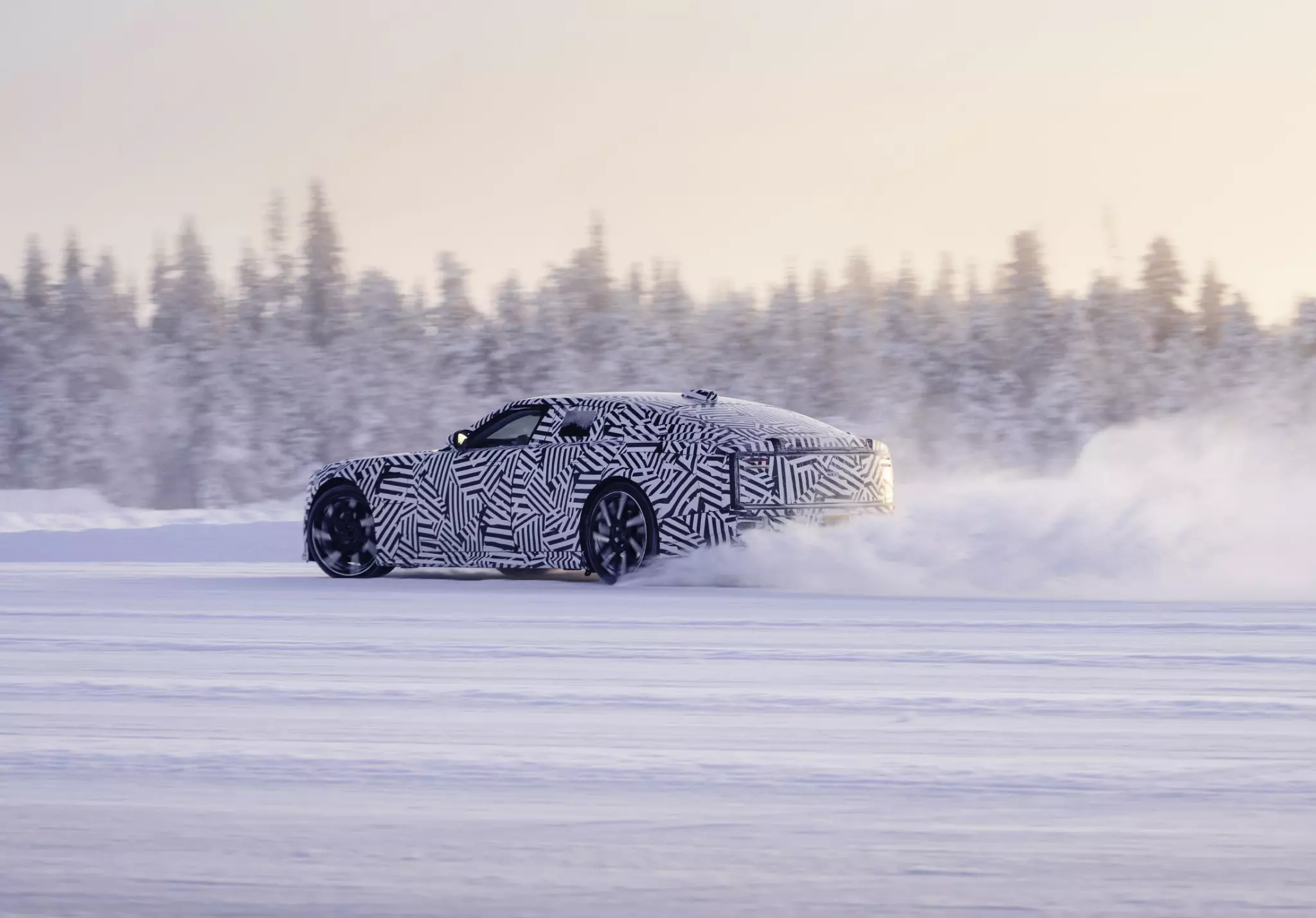 Jaguar GT électrique : révélation imminente après les derniers essais hivernaux à –40 °C