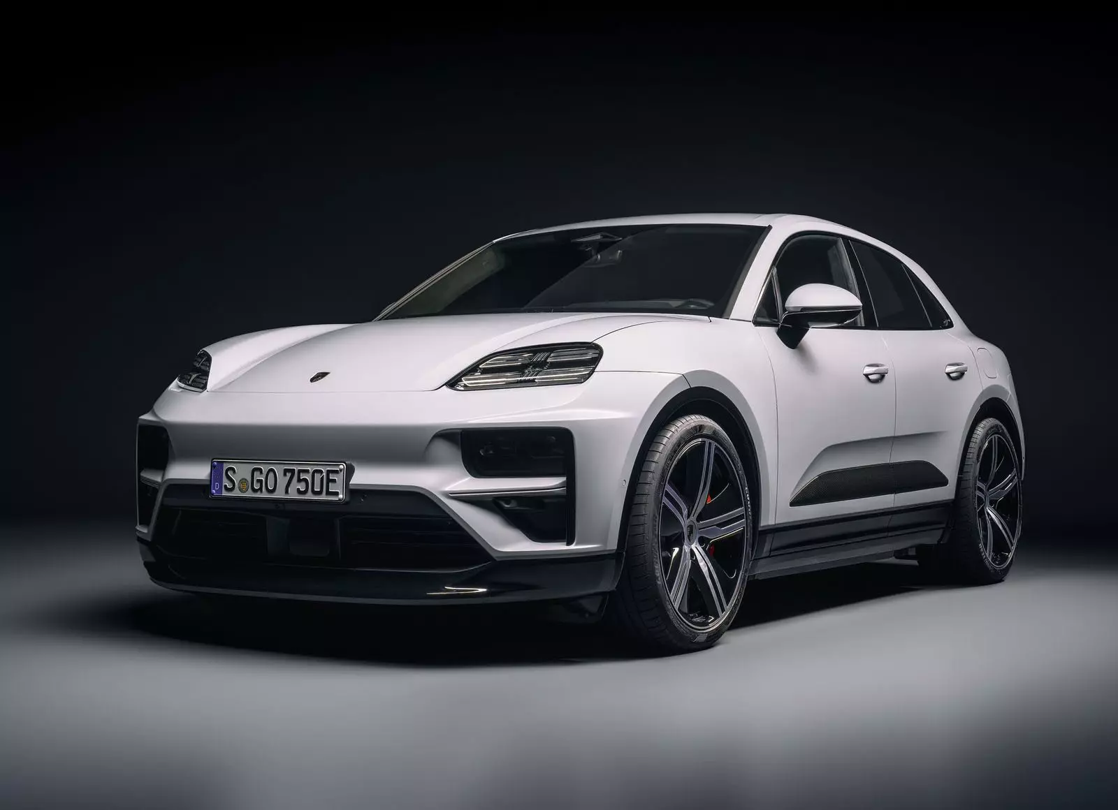 Porsche Macan Turbo Electric