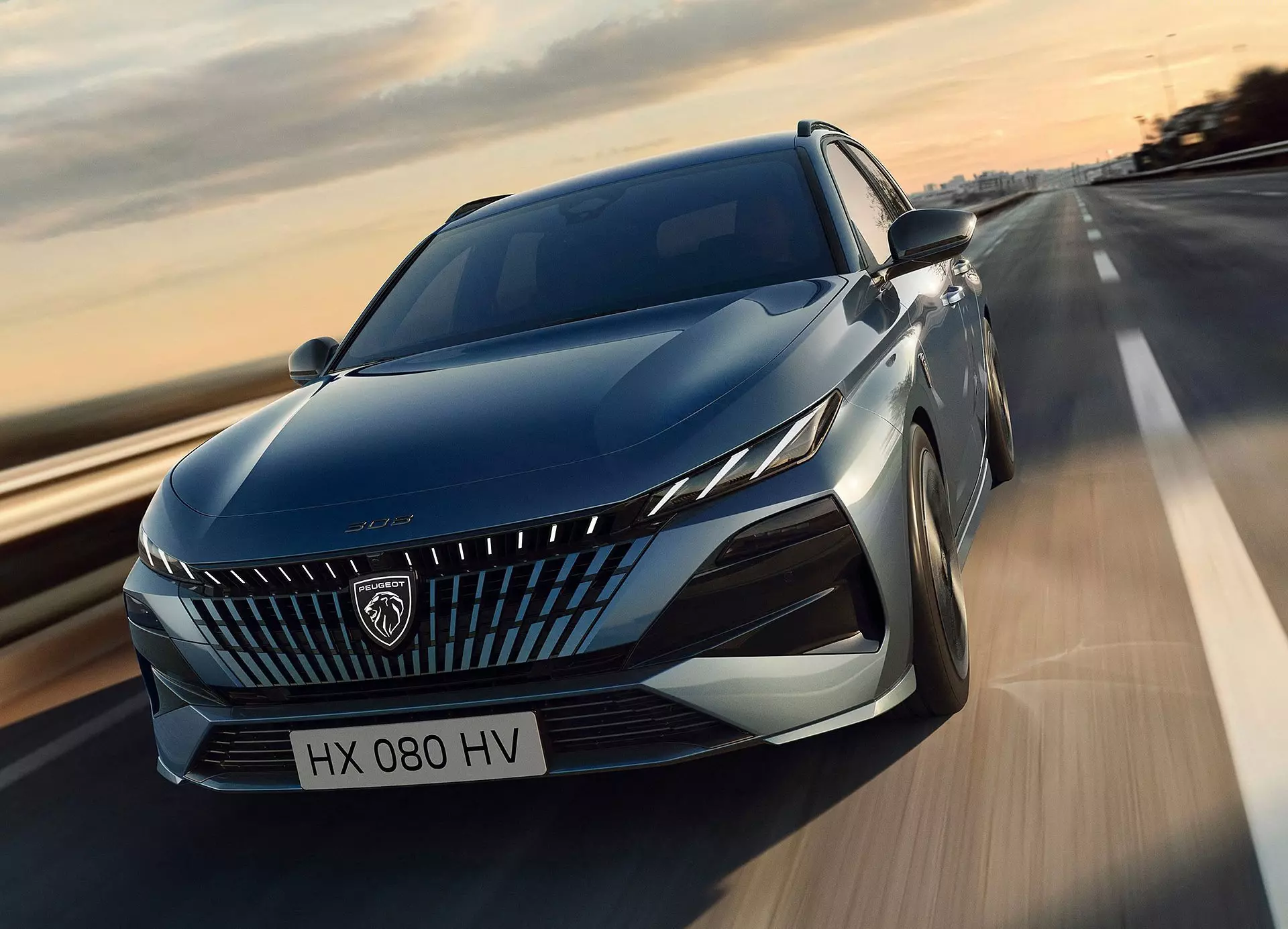 Dit is de gefacelifte Peugeot E-308