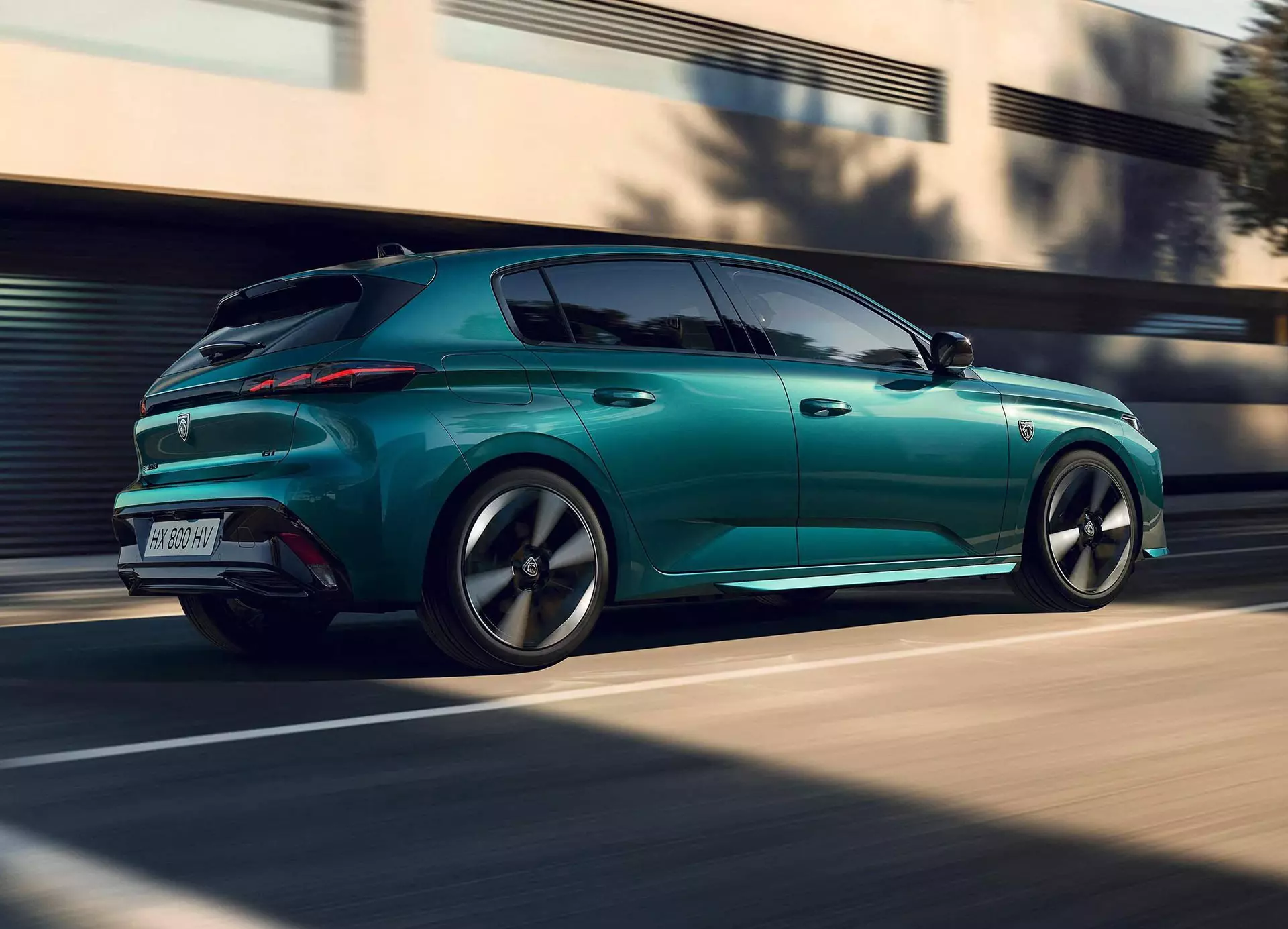 Dit is de gefacelifte Peugeot E-308