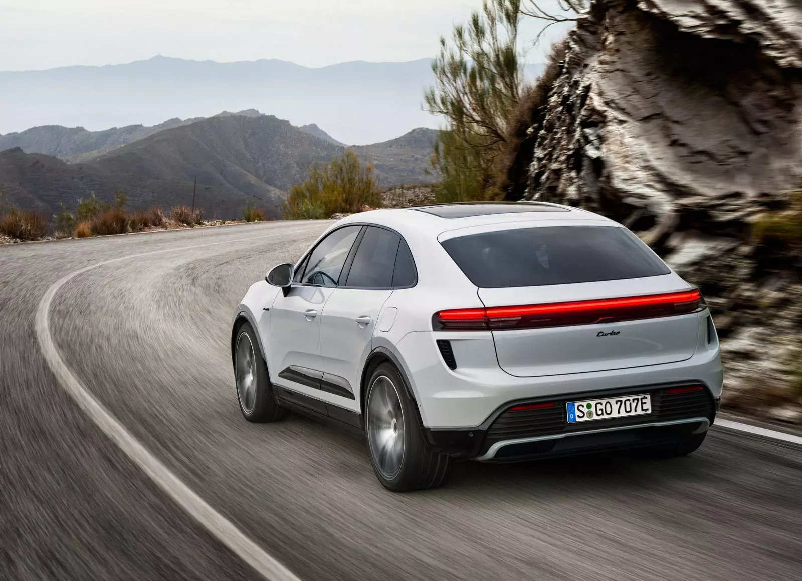 Porsche Macan Turbo Electric