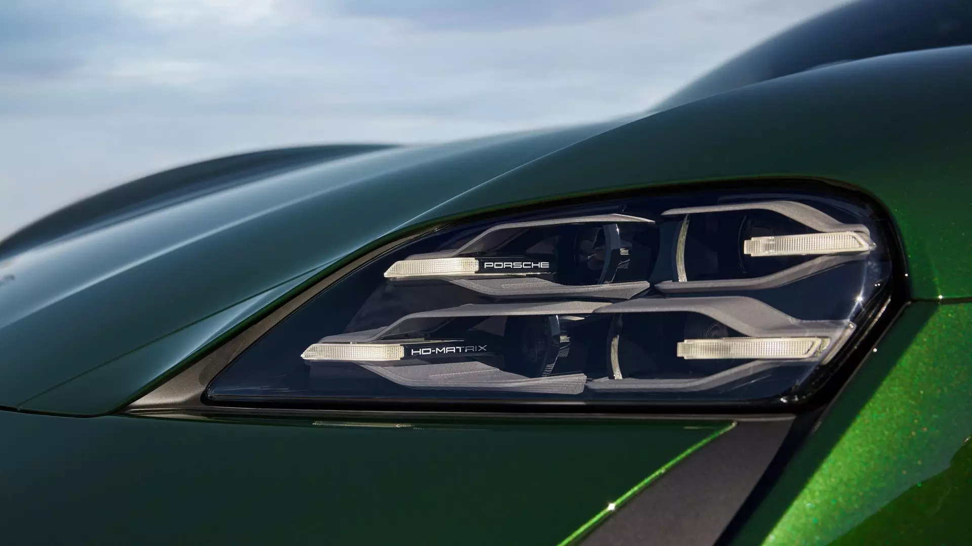 Porsche Taycan 4 Cross Turismo
