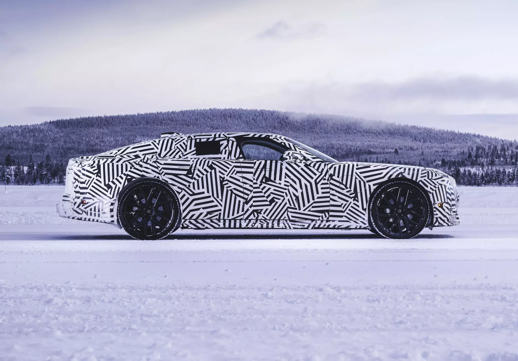 Jaguar GT électrique : révélation imminente après les derniers essais hivernaux à –40 °C