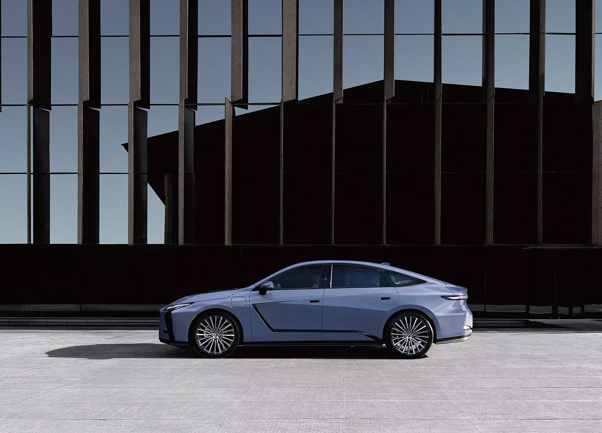 Voici la toute nouvelle Lexus ES